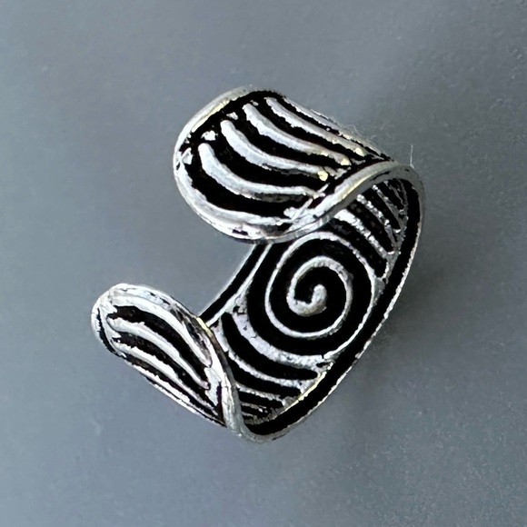 Sterling Silver Spiral Textured Ear Cuff – Bold No Piercing Design - Picture 4 of 8